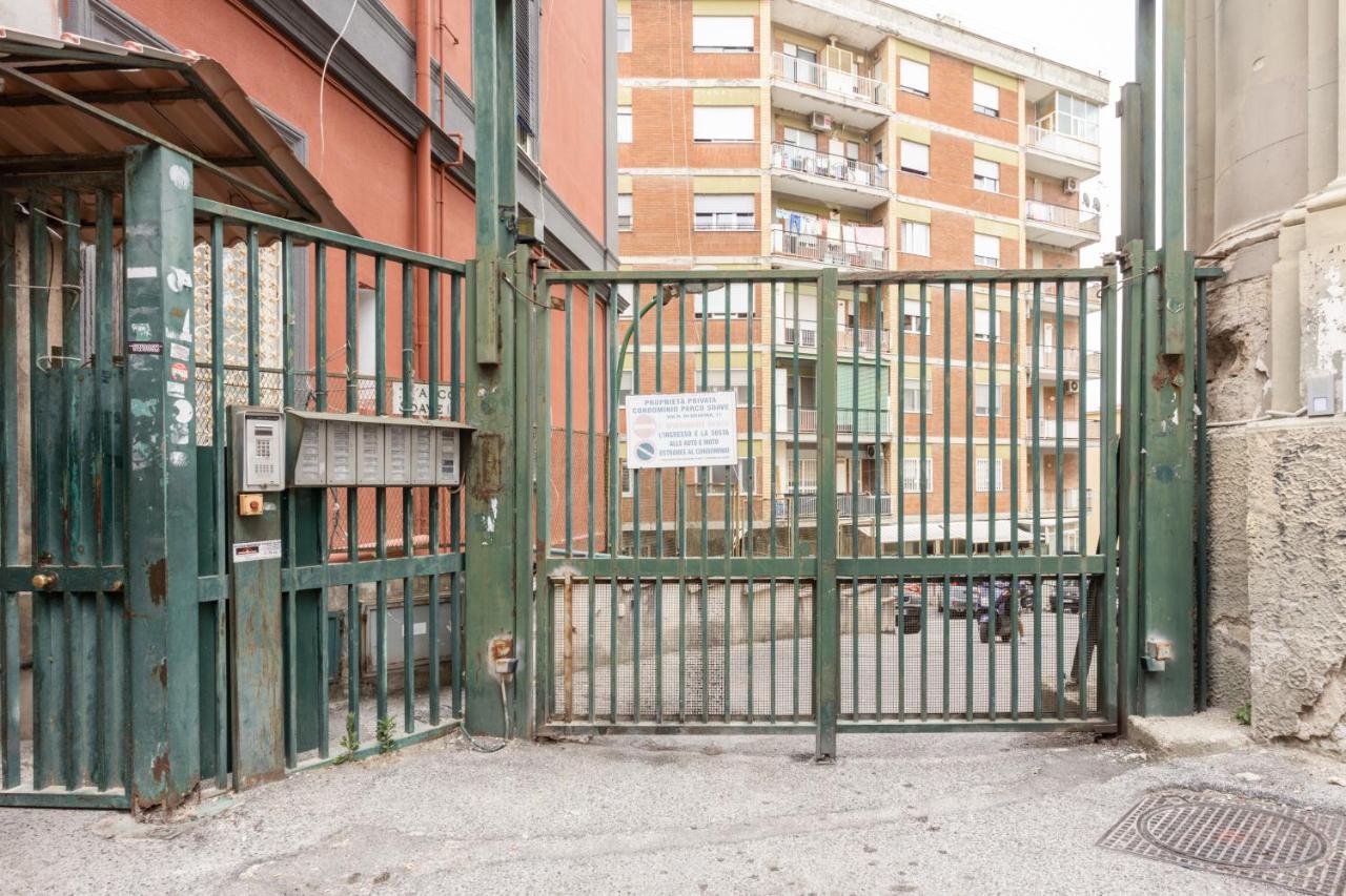 Panoramic Flat Between Materdei And Fontanelle Nápoles Exterior foto